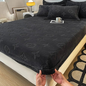 [Pague 1, Leve 2] Capa de Cama Oncília (Suavidade e Estilo em Harmonia!) + BRINDE: 2 Fronhas